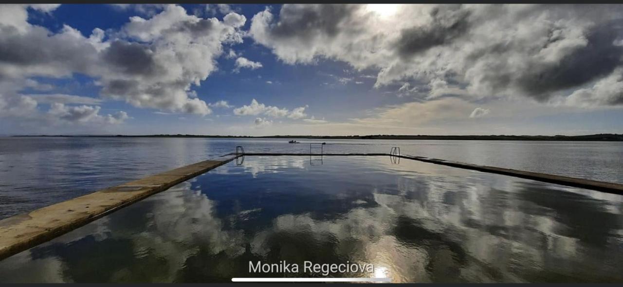 Seascape On The Edge Of Town: 4 Beds All Ensuite. Belmullet Exterior foto