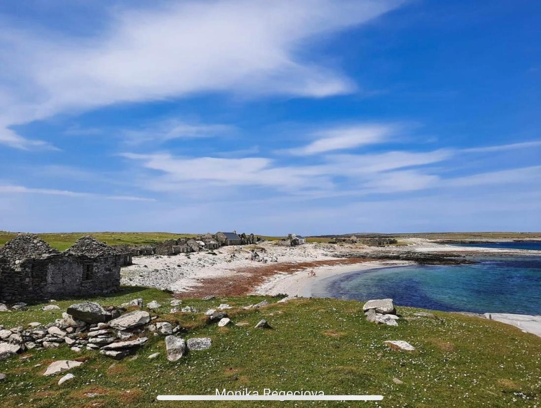 Seascape On The Edge Of Town: 4 Beds All Ensuite. Belmullet Exterior foto