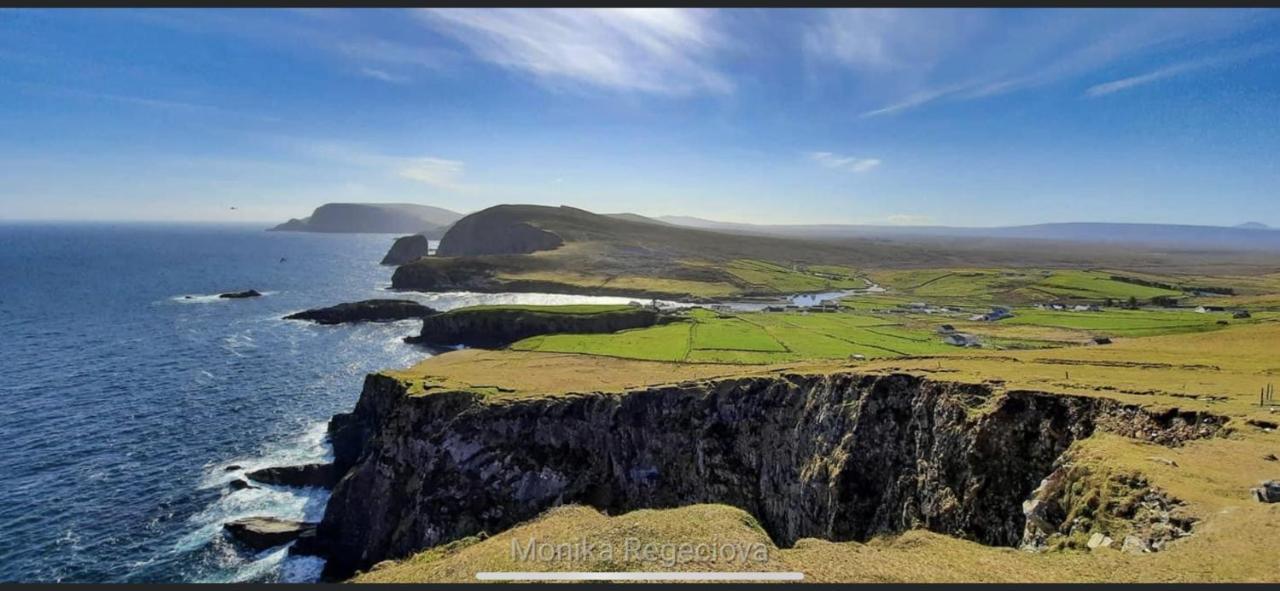 Seascape On The Edge Of Town: 4 Beds All Ensuite. Belmullet Exterior foto